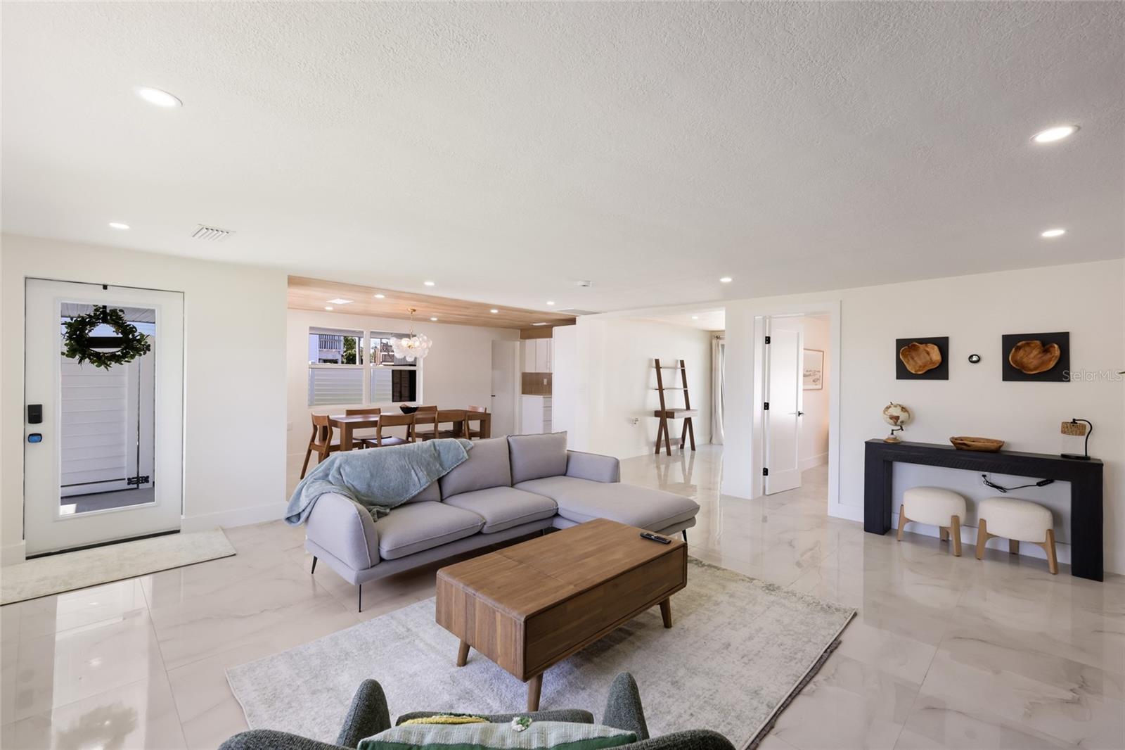 HOLMES BEACH 33RD UNIT - Residential