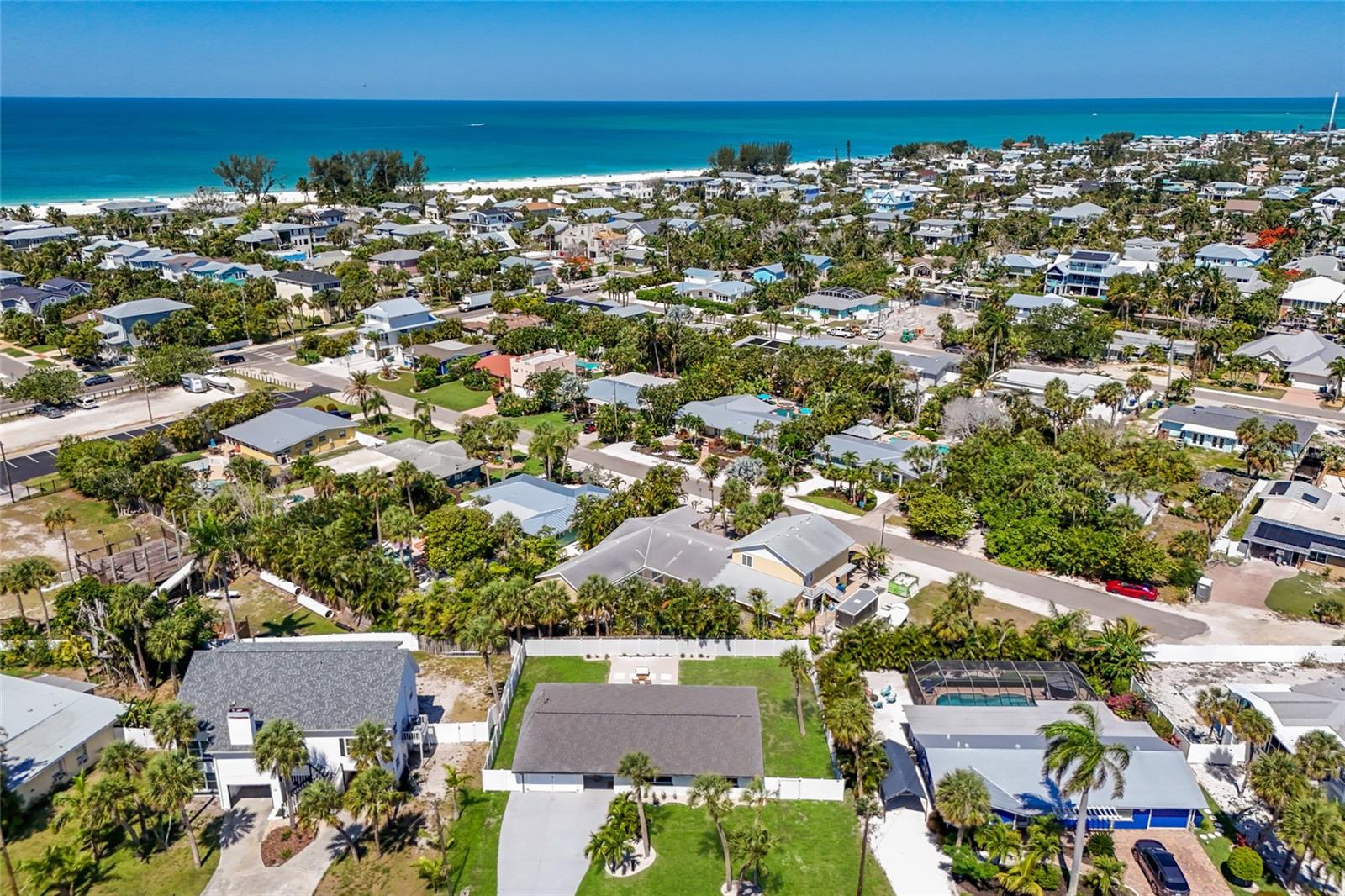 HOLMES BEACH 33RD UNIT - Residential