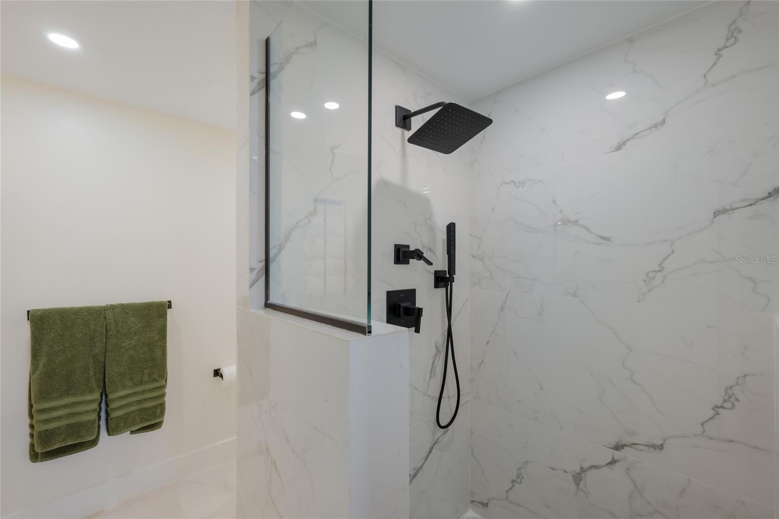HOLMES BEACH 33RD UNIT - Residential