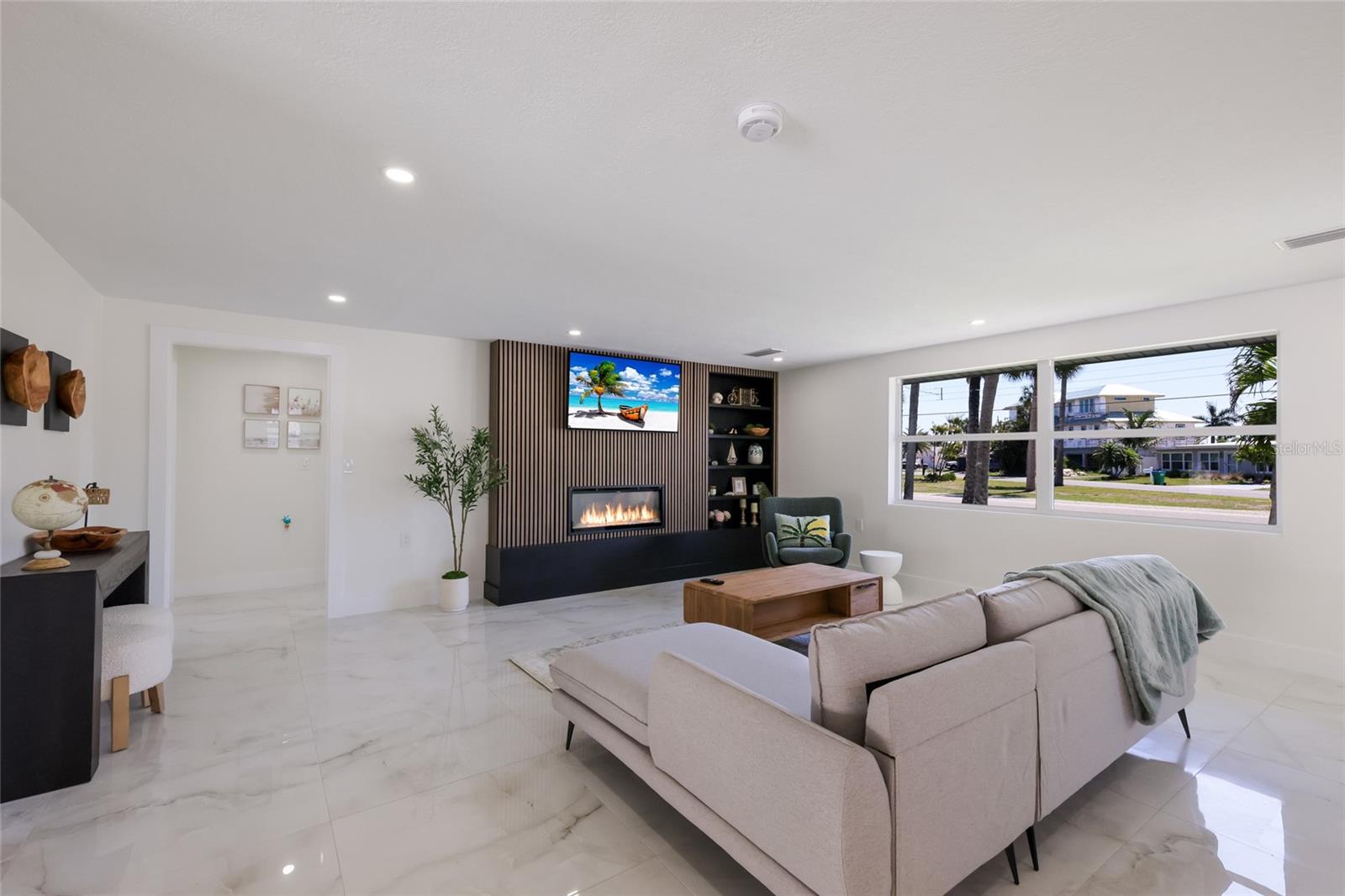 HOLMES BEACH 33RD UNIT - Residential