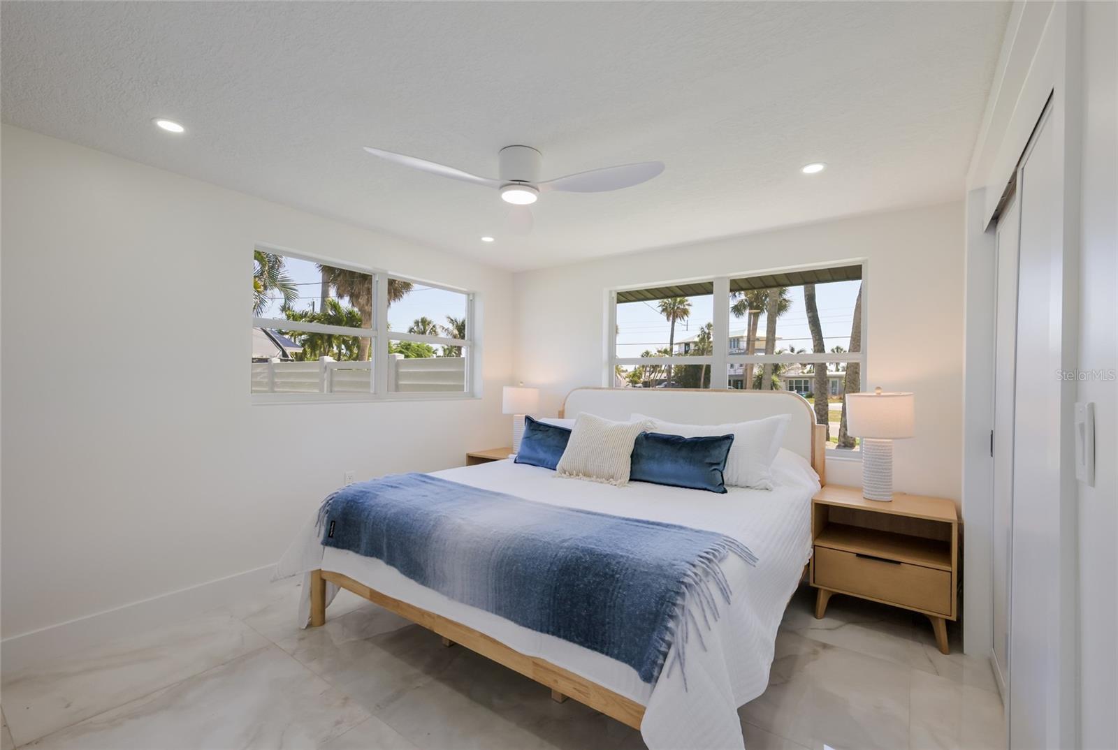 HOLMES BEACH 33RD UNIT - Residential
