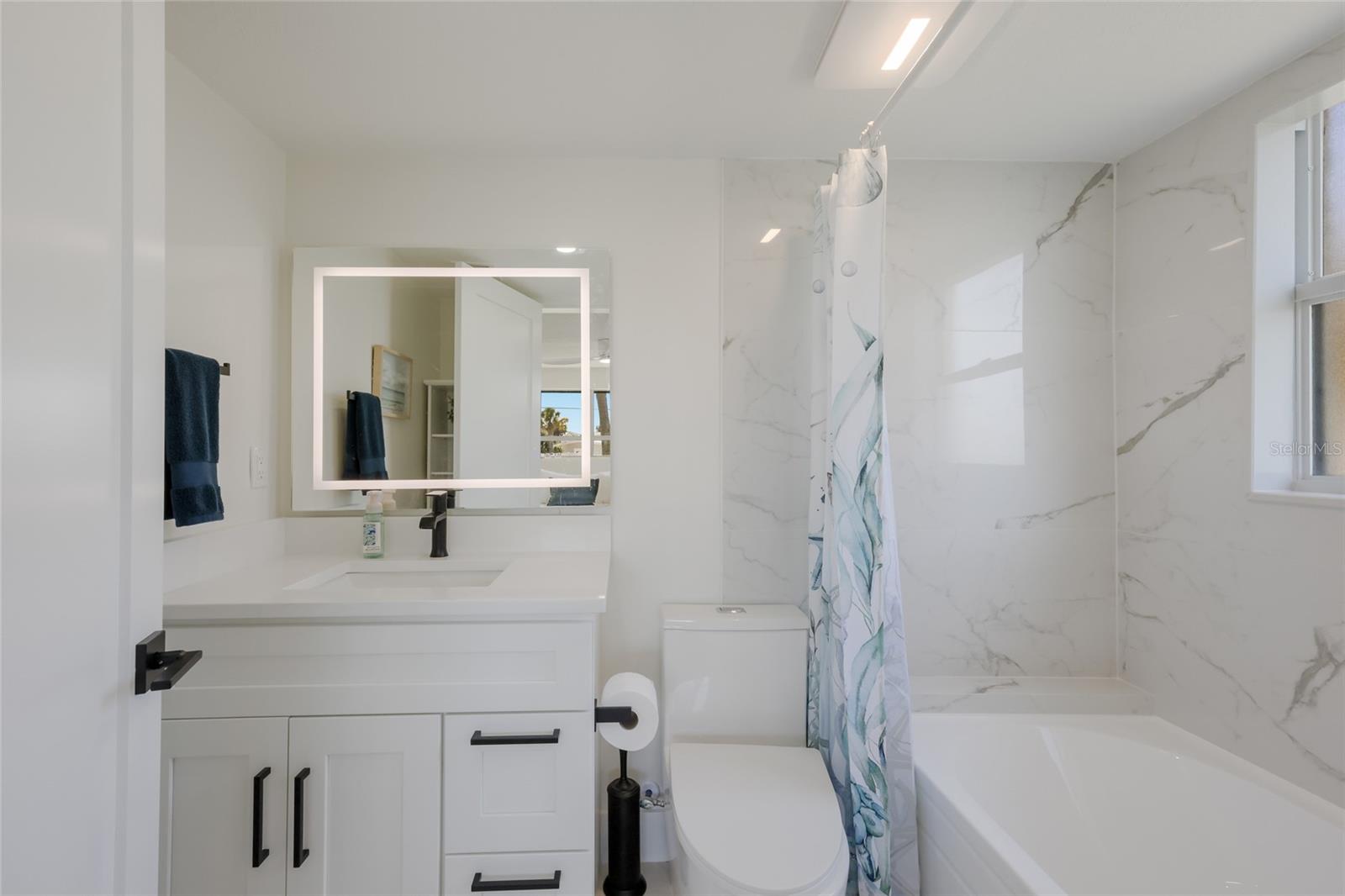 HOLMES BEACH 33RD UNIT - Residential