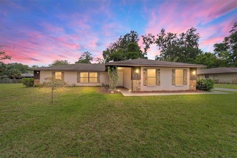 Photo of 1140 NE 20th Avenue, Ocala, FL 34470 (MLS # OM722351)