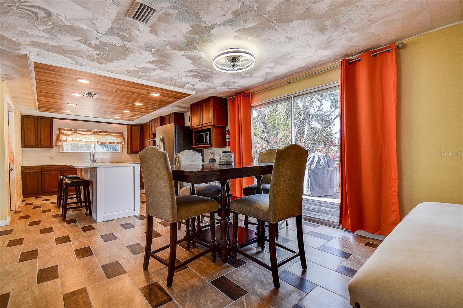 RIVER VILLAGE - Residential