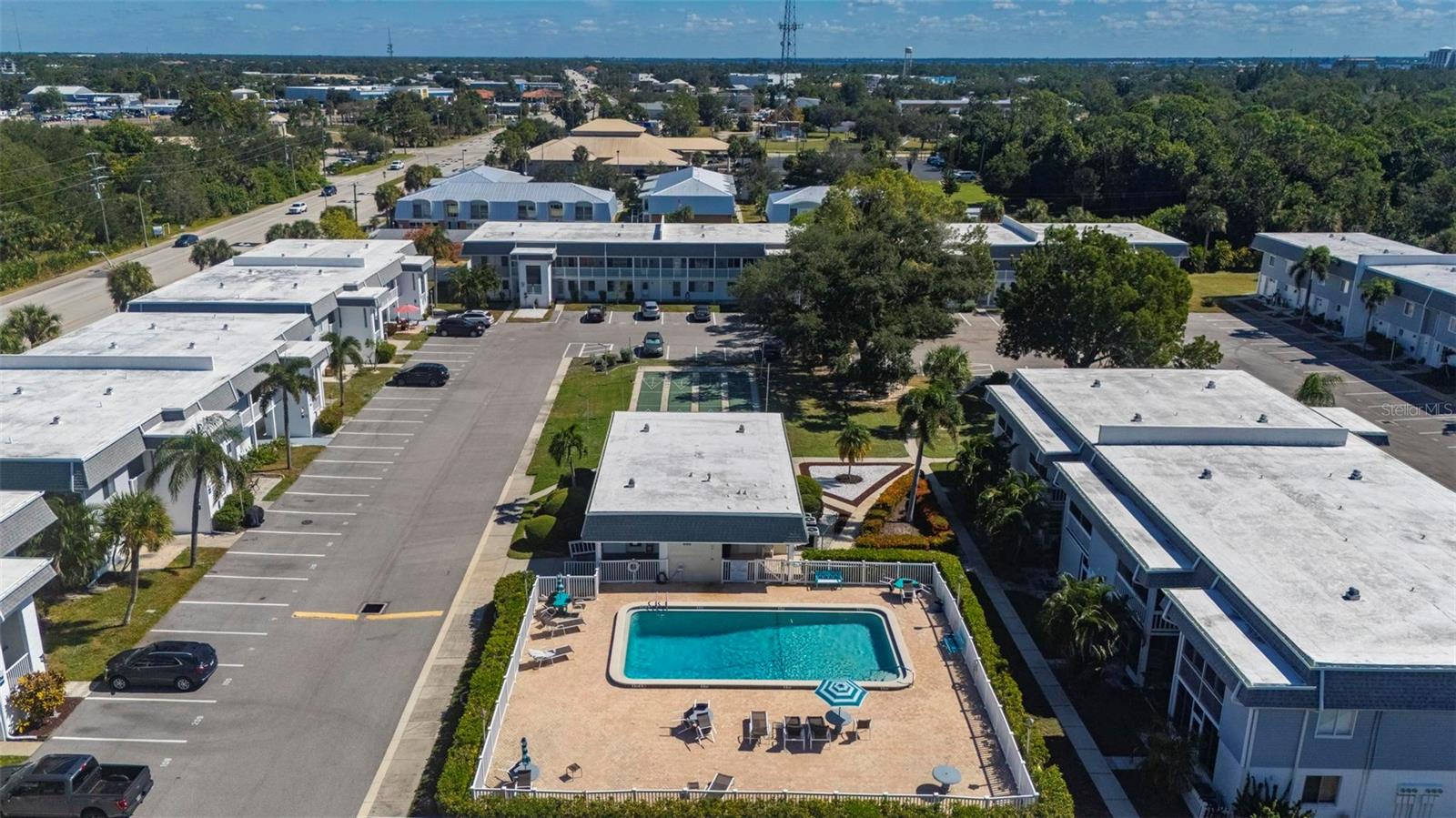 EDGEWATER VILLAGE BLDG H - Residential