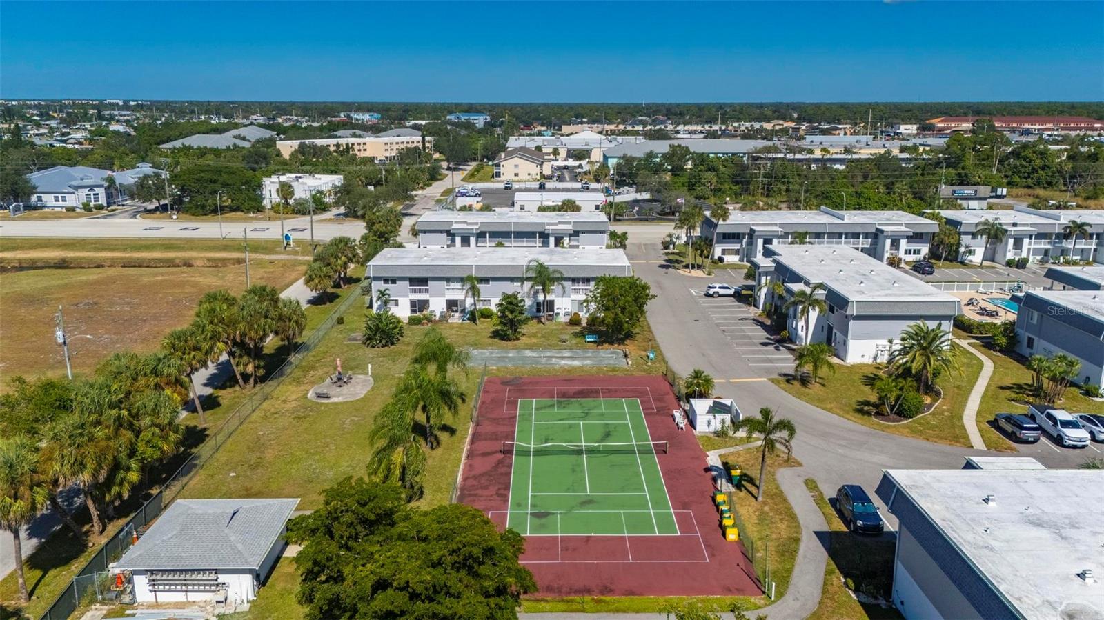 EDGEWATER VILLAGE BLDG H - Residential