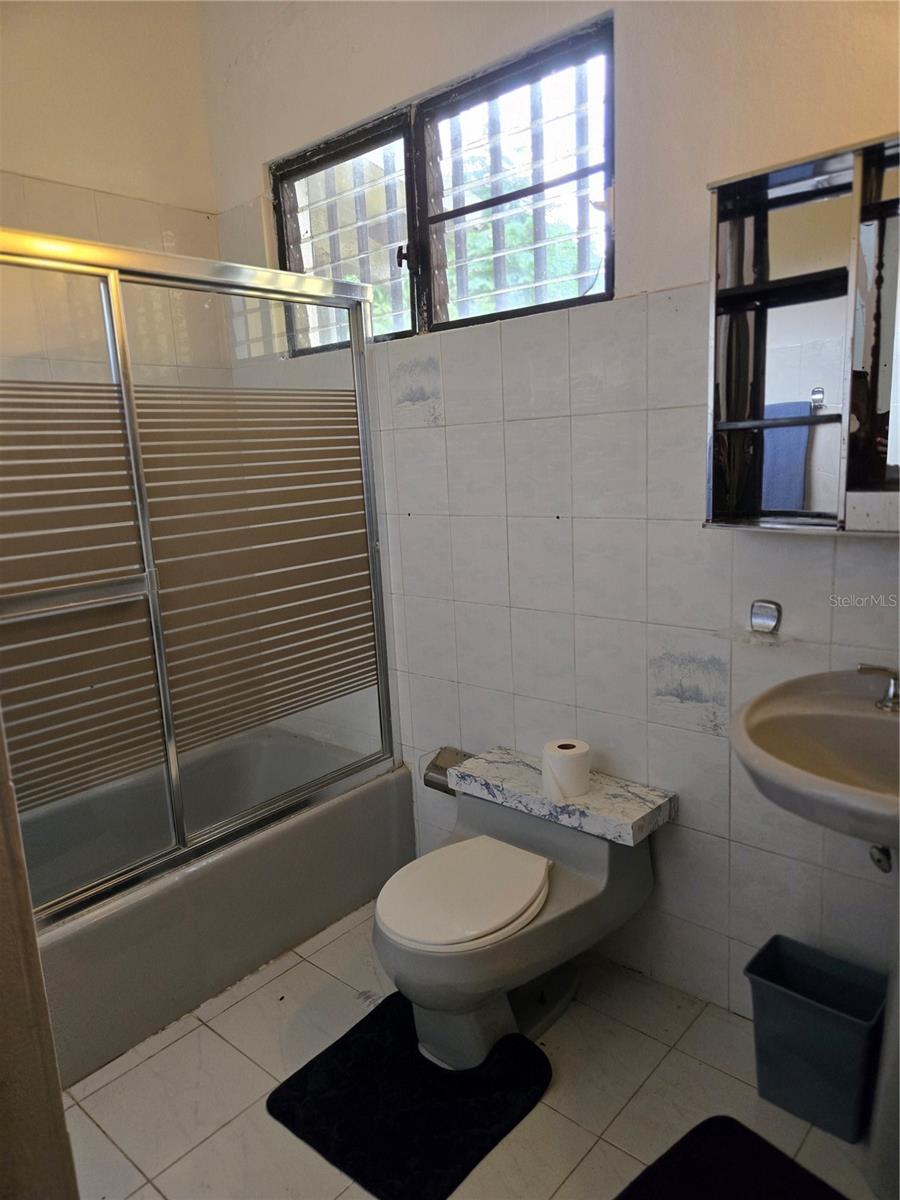 BO TRES T JIMENEZ WARD - Residential