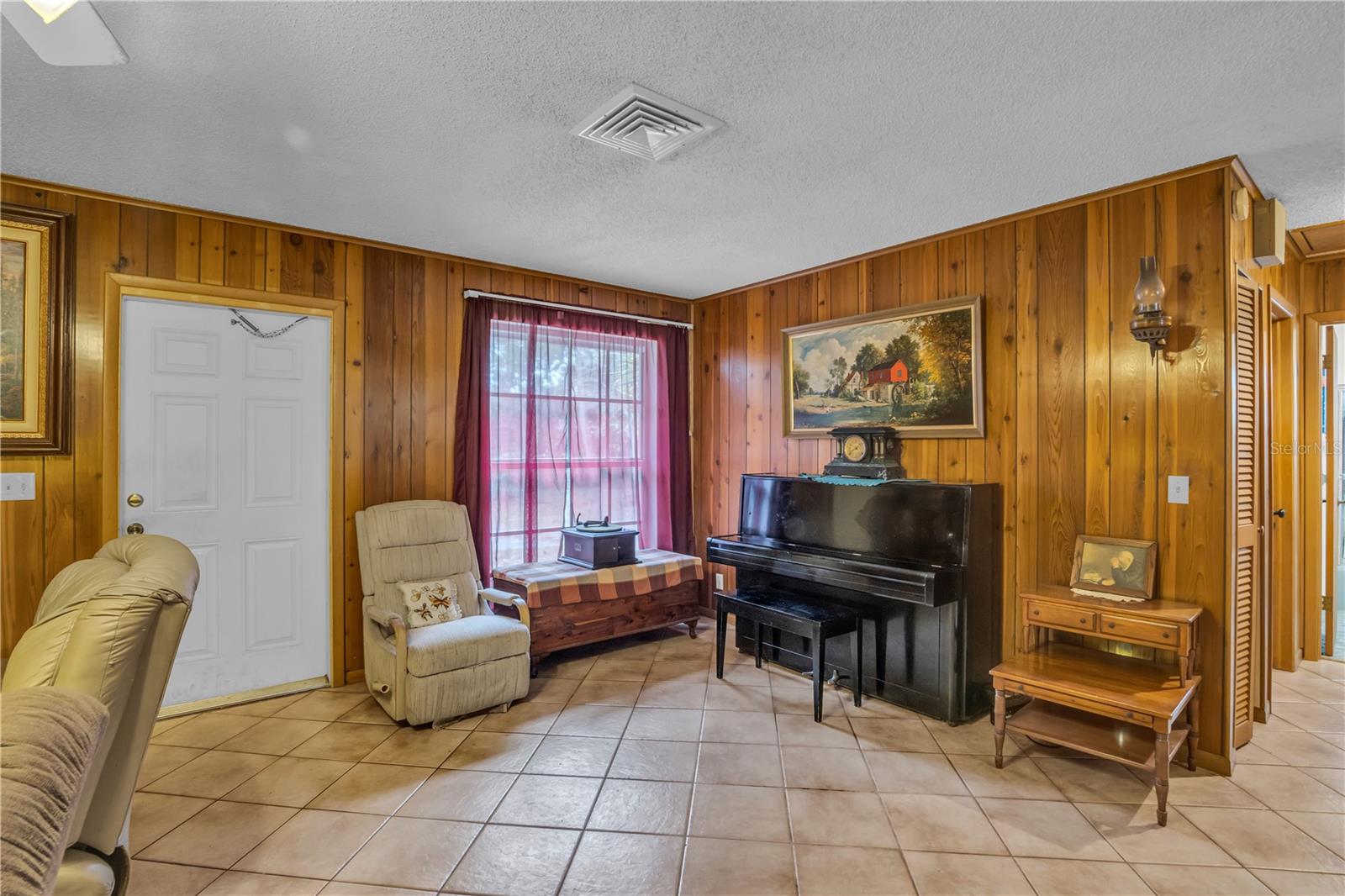 LOXAHATCHEE GROVES - Residential