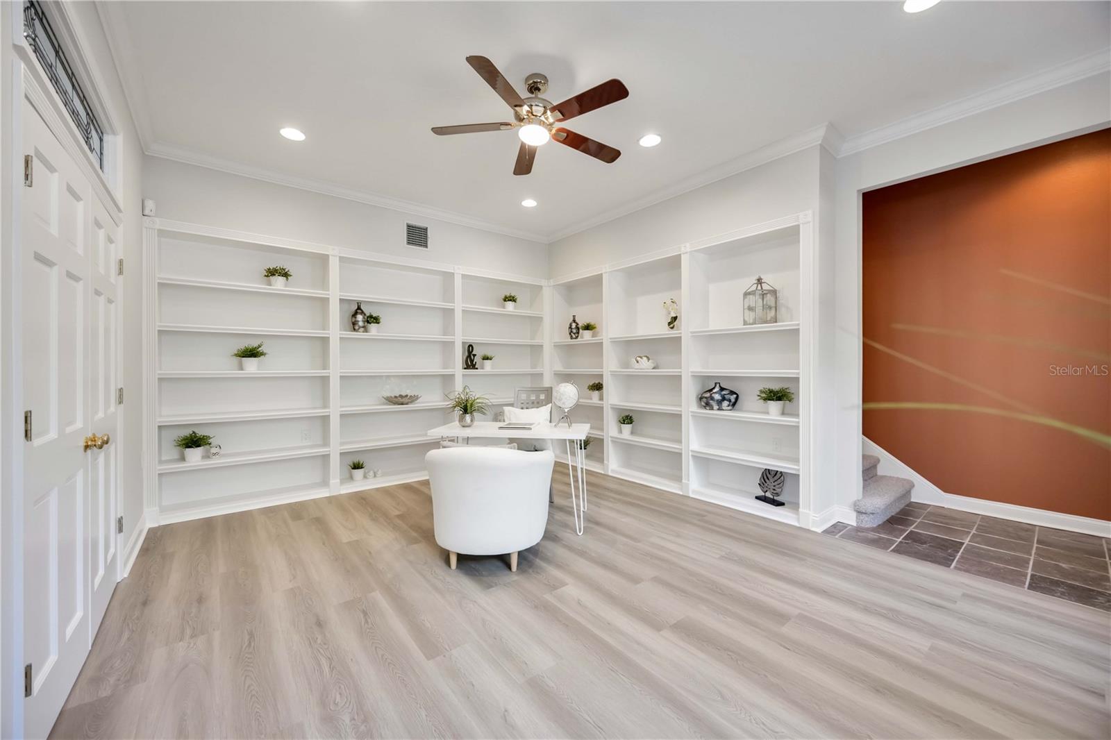 MISSION VALLEY ESTATE SEC B-1 - Residential