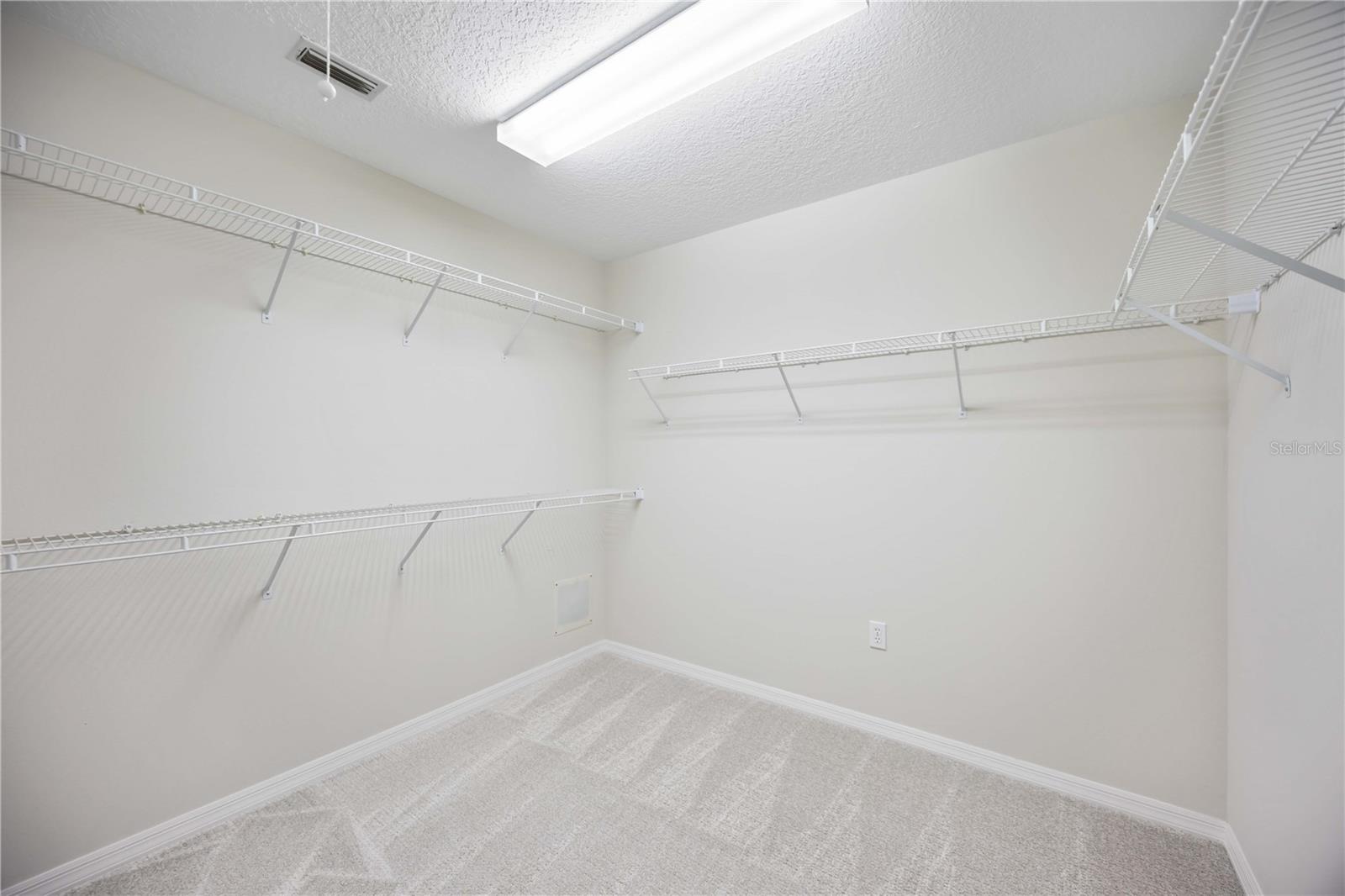 MISSION VALLEY ESTATE SEC B-1 - Residential