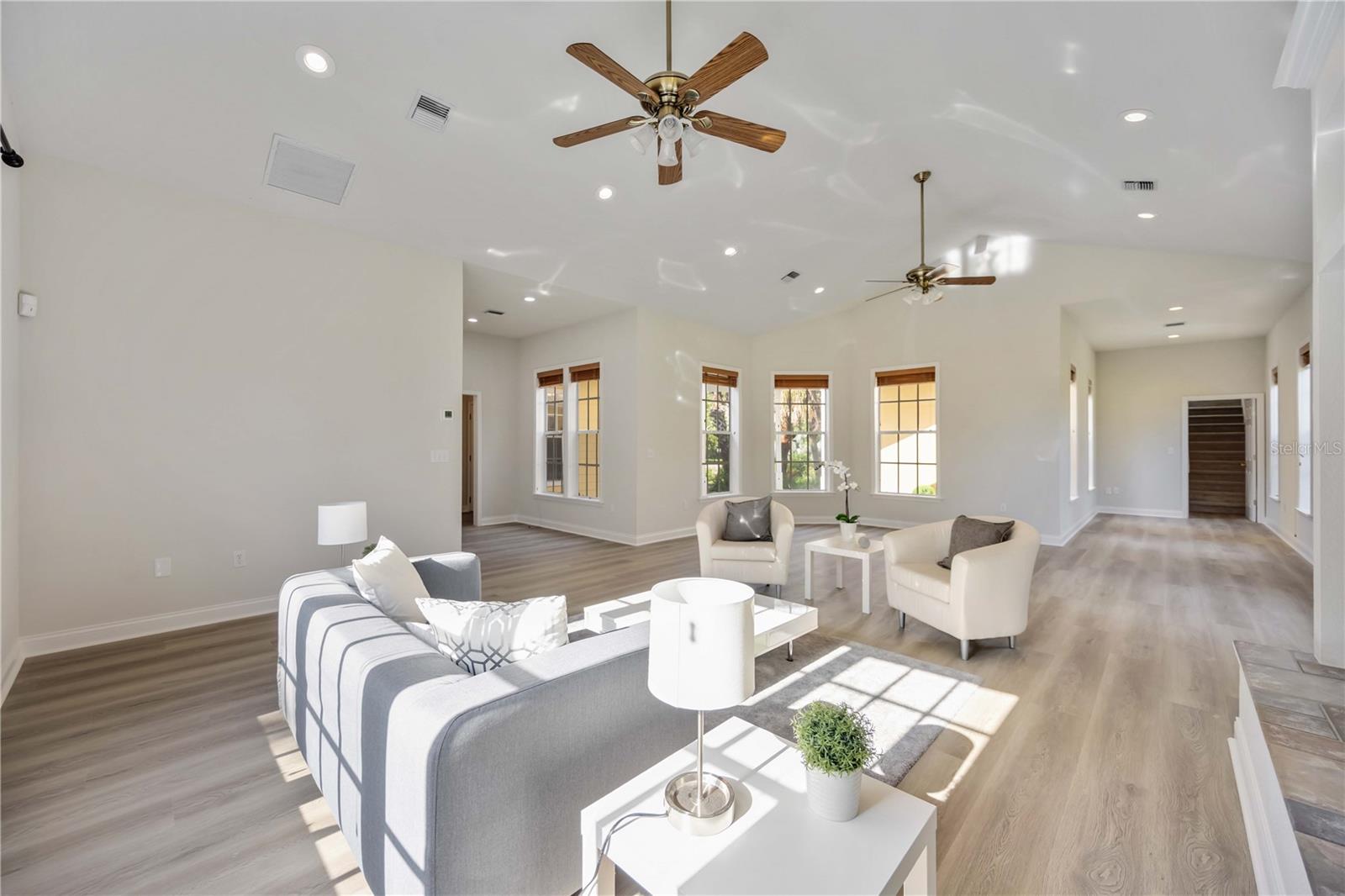 MISSION VALLEY ESTATE SEC B-1 - Residential