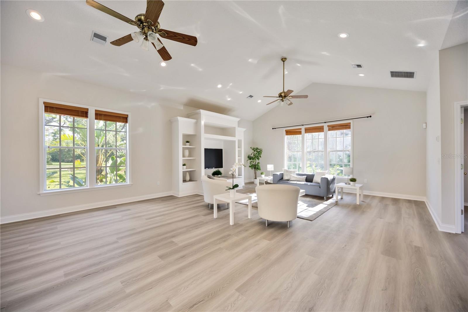 MISSION VALLEY ESTATE SEC B-1 - Residential