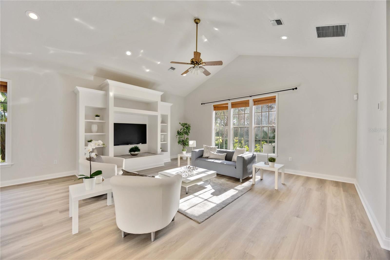 MISSION VALLEY ESTATE SEC B-1 - Residential