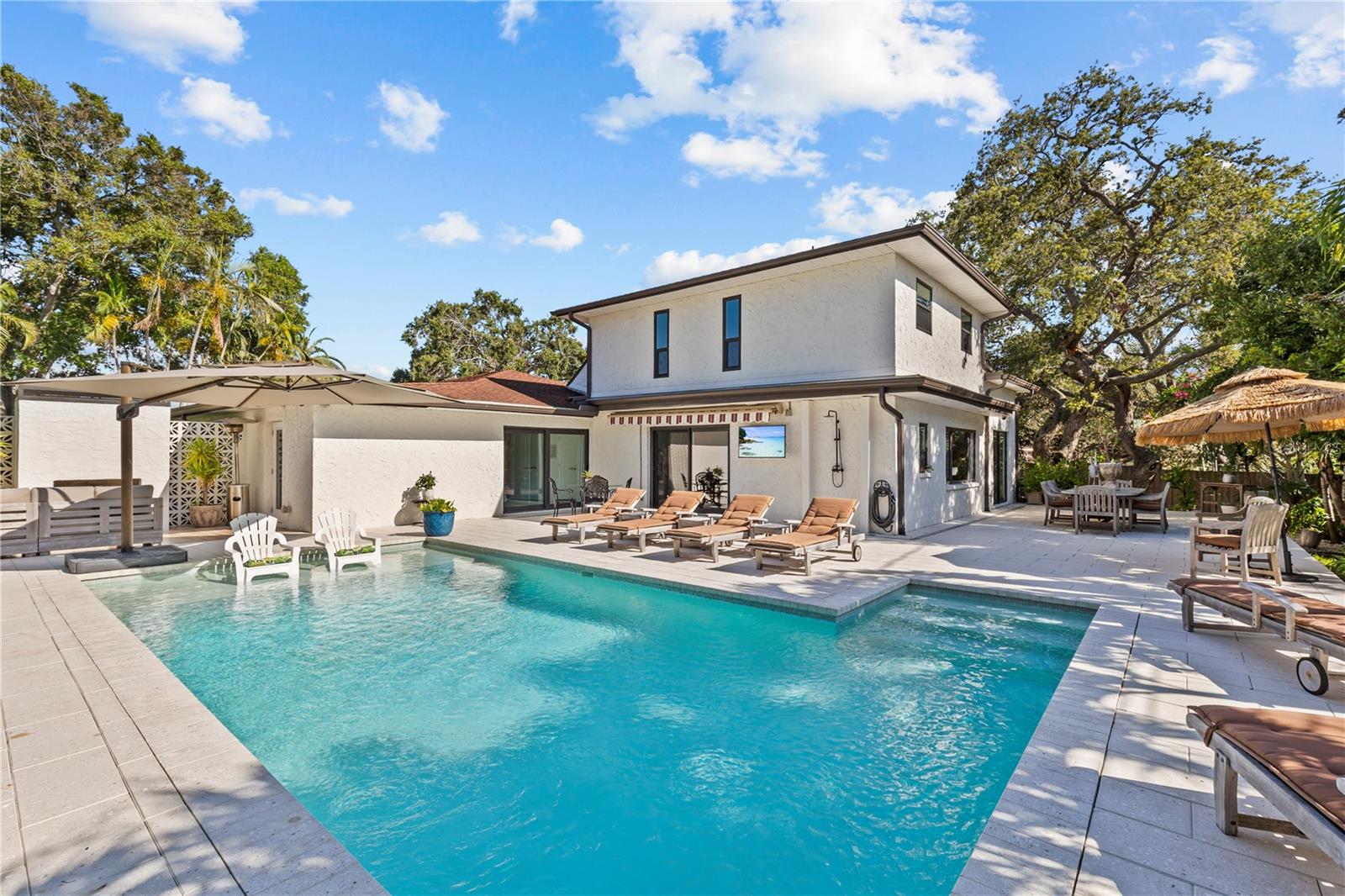 208 LIVE OAK LANE