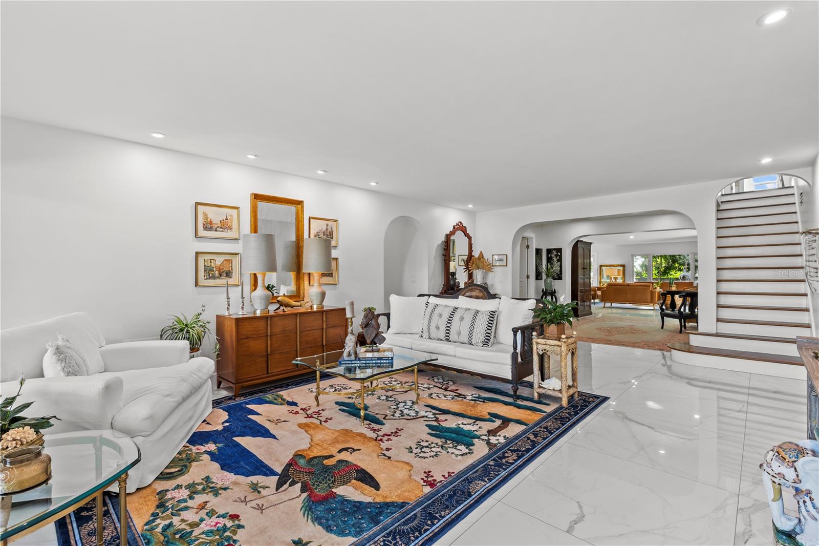 208 LIVE OAK LANE