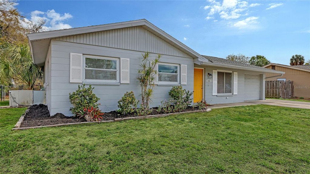 Photo of 3415 Woodmont Drive, Sarasota, FL 34232 (MLS # A4684870)