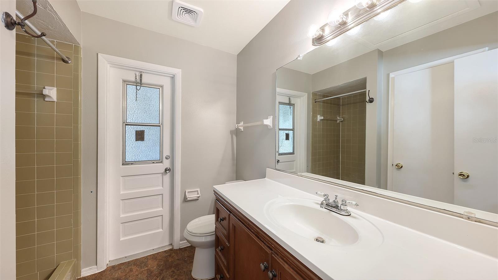 RIDGEWOOD ESTATES 17 ADD - Residential