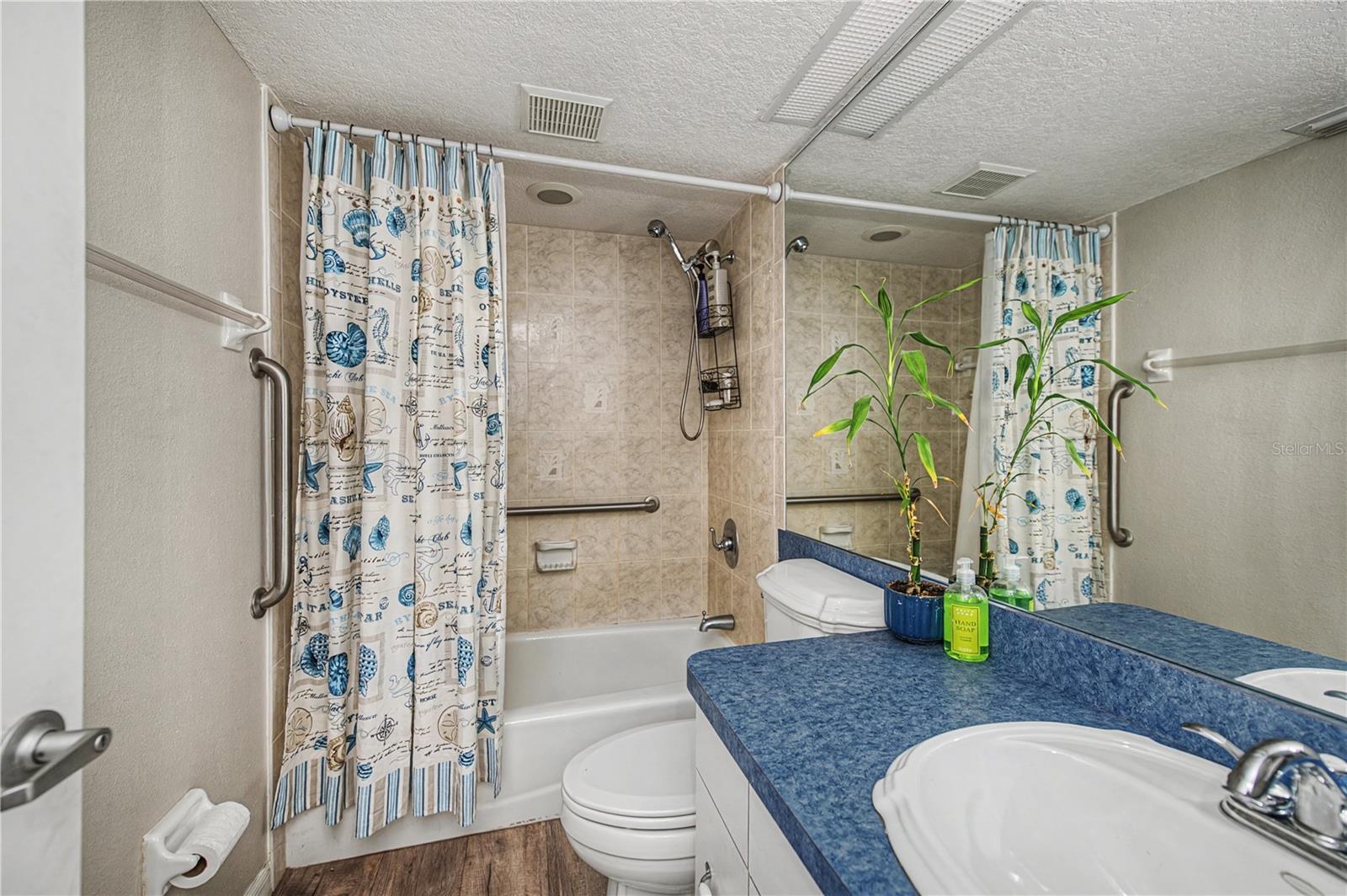 LIVE OAK LANDINGS PH 02 - Residential