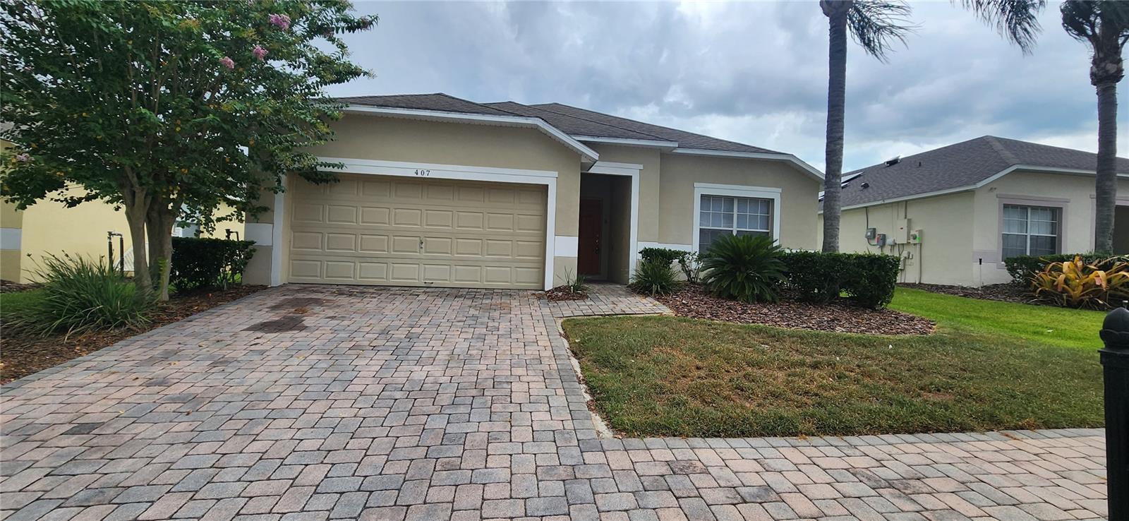 Come home to all that central Florida has to offer! Beautiful 4 bedroom 3 bath pool home located in the gated community of Sanctuary in West Haven. Two of the bedrooms have ensuite bathrooms. The spacious kitchen / family room area overlooks the private screened pool. There is a Publix supermarket, Walgreens, gas stations & restaurants within 5 minutes’ drive. It is less than 15 minutes away from Disney World/MGM Studios and 25 minutes’ drive from Sea world and Universal Studios.