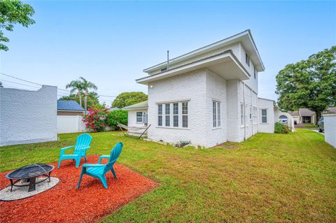 A home in LAKELAND