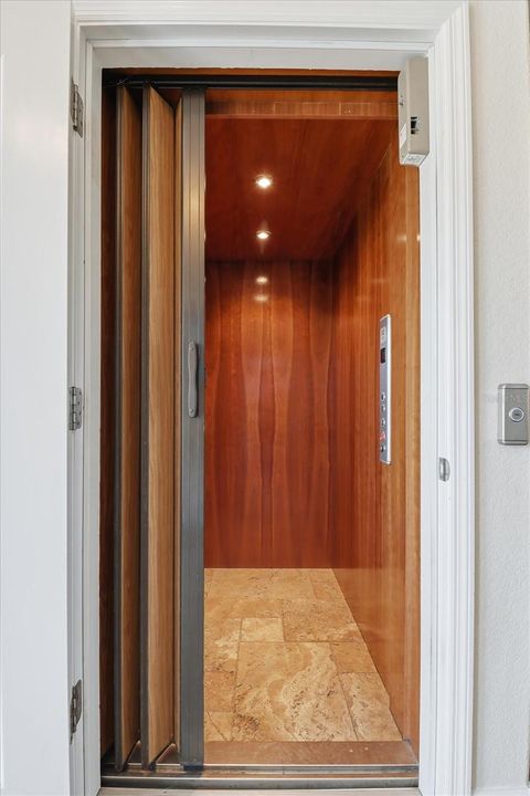 Tiny photo for 5 Palm Drive, Yankeetown, FL 34498 (MLS # TB8449771)