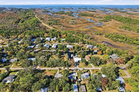 Tiny photo for 5 Palm Drive, Yankeetown, FL 34498 (MLS # TB8449771)