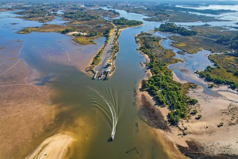 Tiny photo for 5 Palm Drive, Yankeetown, FL 34498 (MLS # TB8449771)