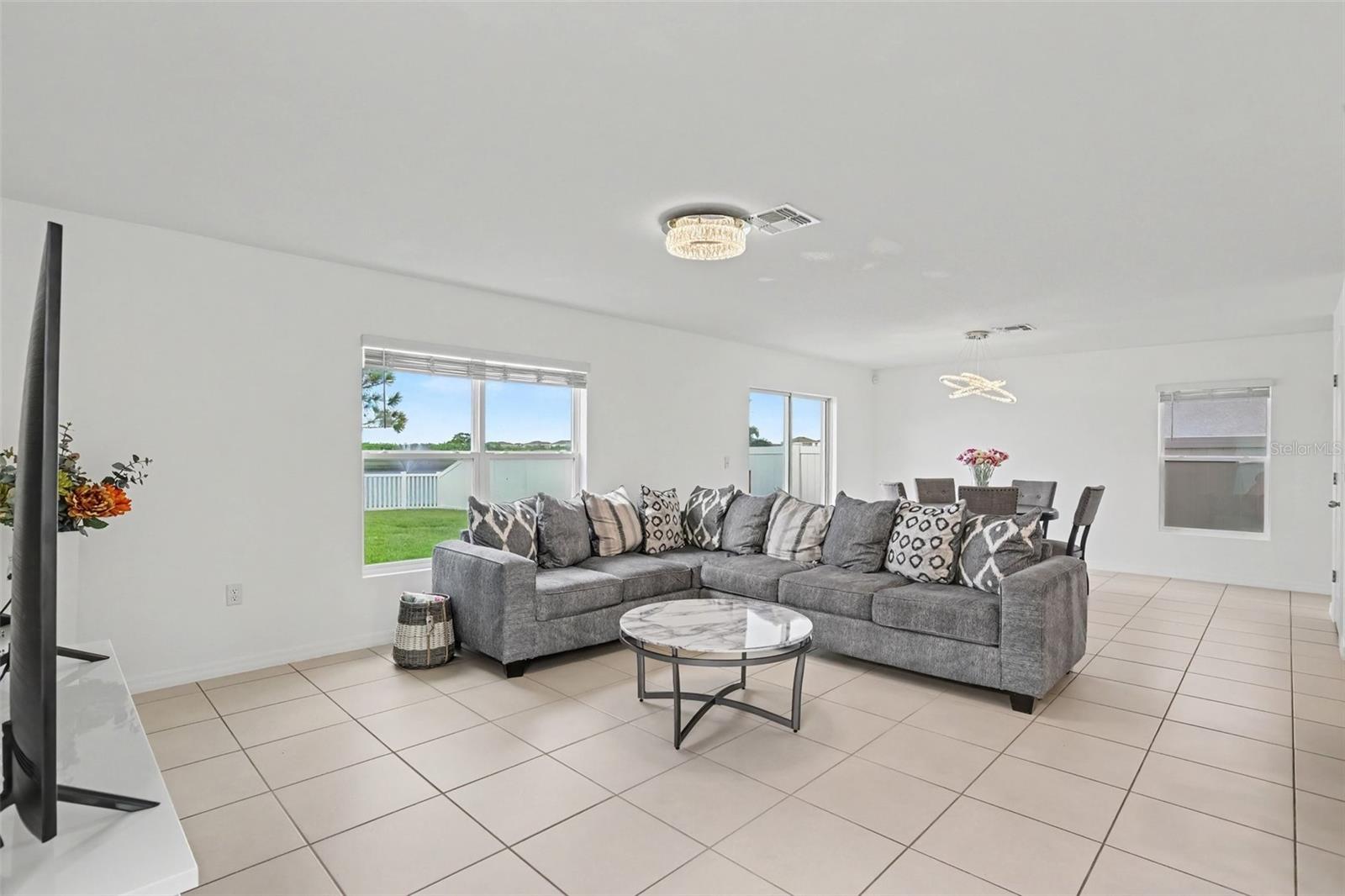 498 OLIVE CONCH STREET