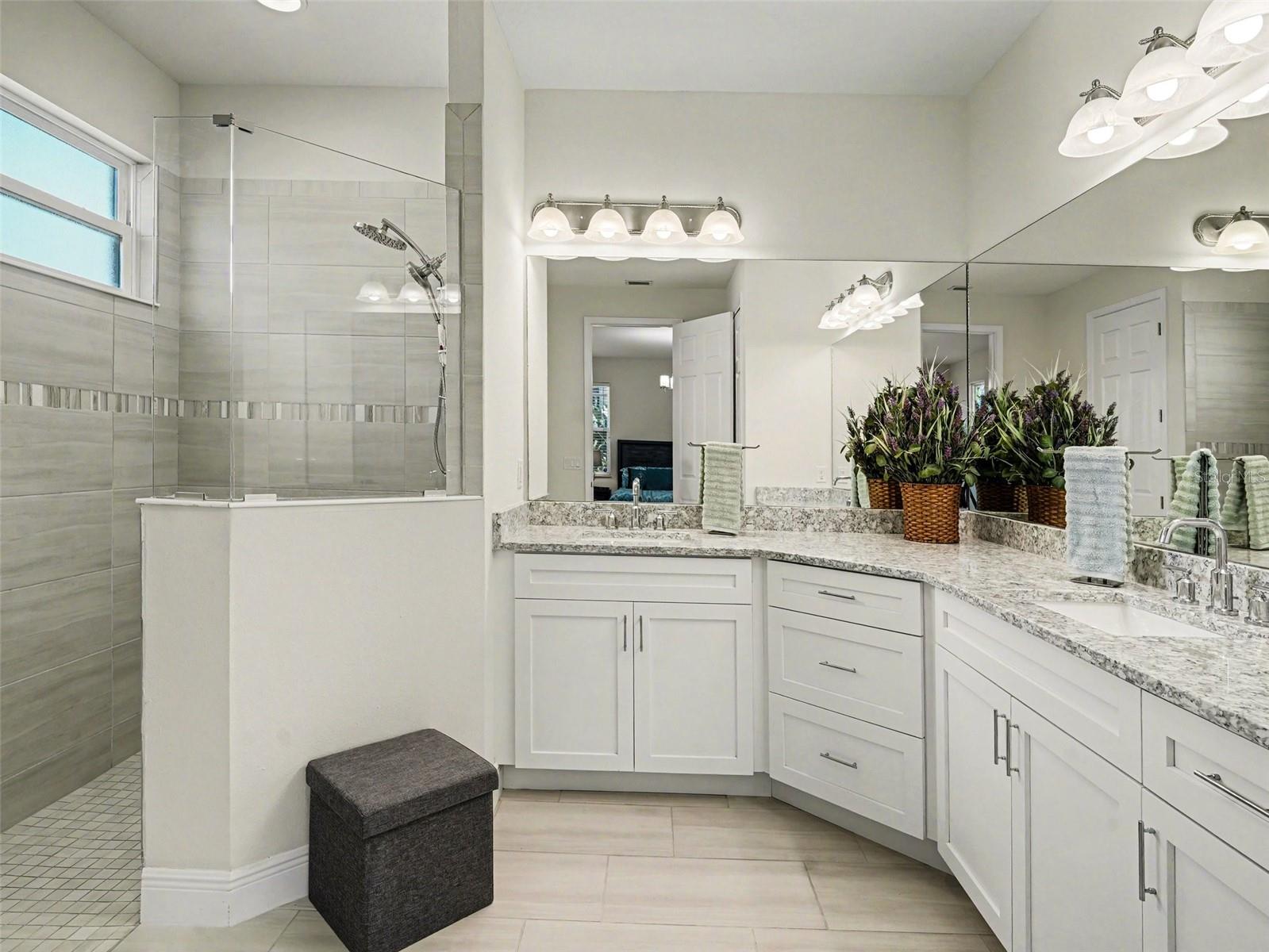 LEGENDS BAY - Residential