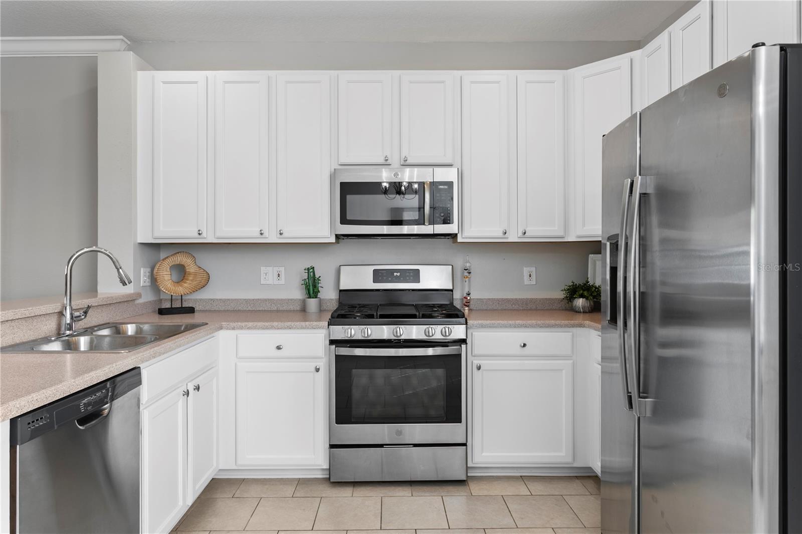 HARBOURSIDE AT HARBOUR ISLAND - Residential Lease