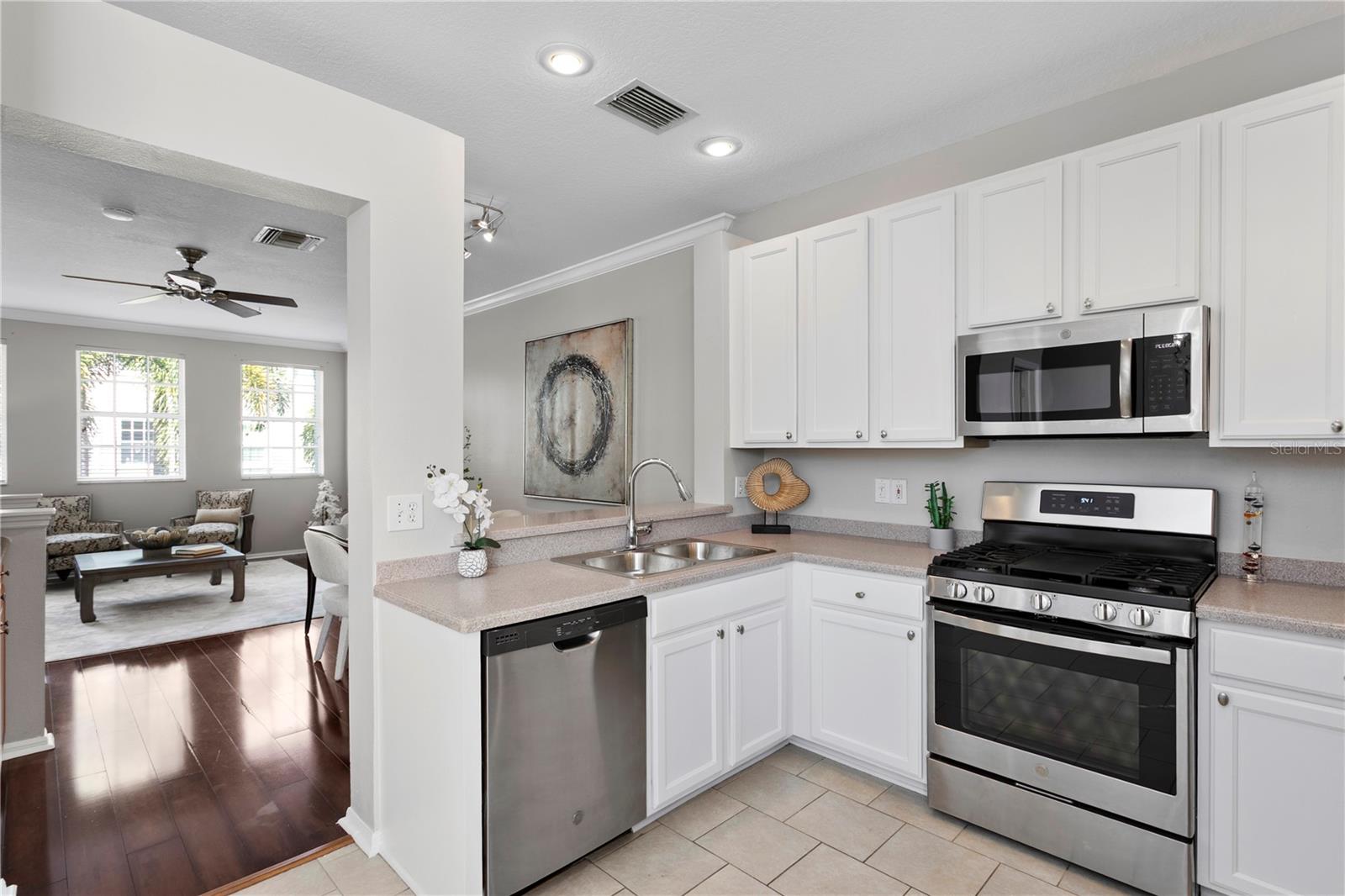 HARBOURSIDE AT HARBOUR ISLAND - Residential Lease