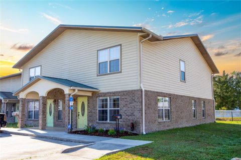 Photo of 705 SE Townhomes Boulevard, Lake Butler, FL 32054 (MLS # GC538829)