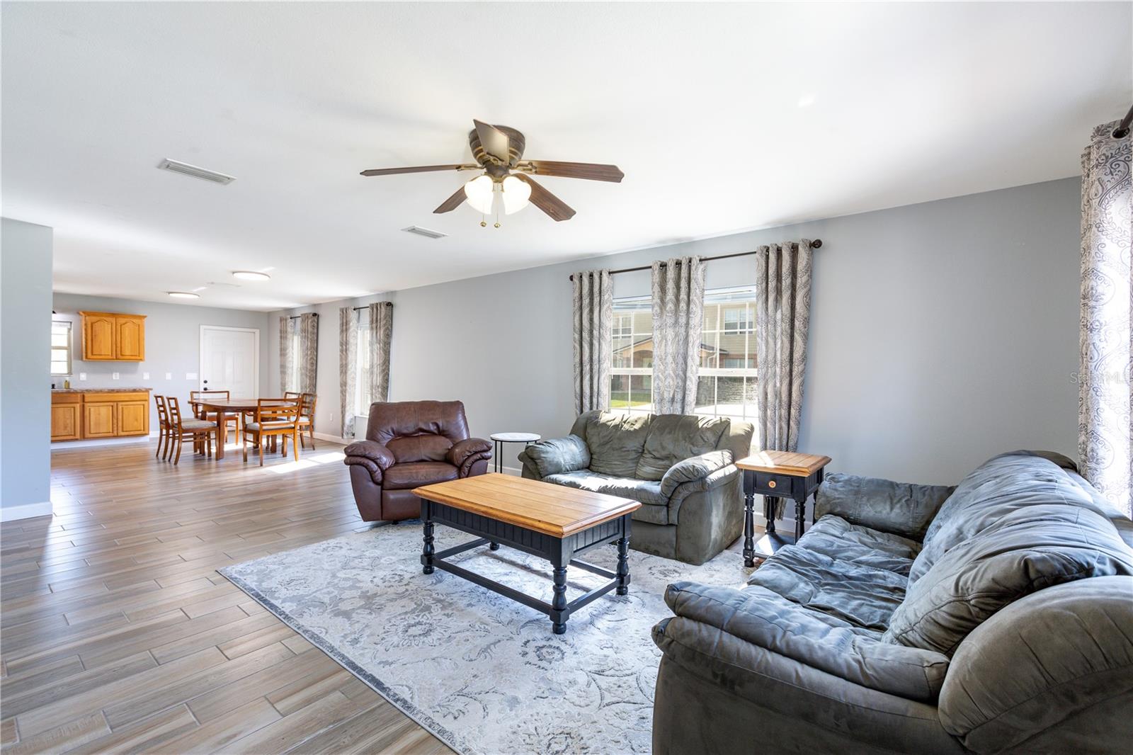 705 SE TOWNHOMES BOULEVARD