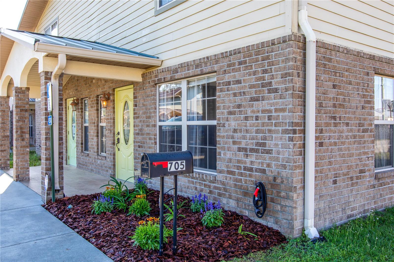 705 SE TOWNHOMES BOULEVARD