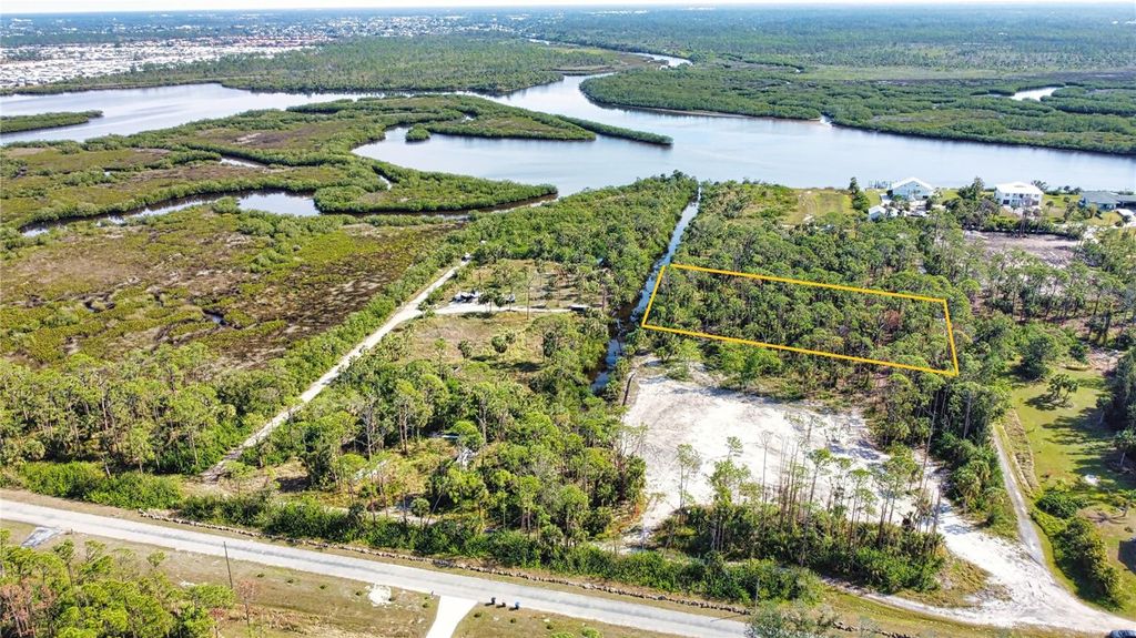 Photo of 9051 Caloosa Drive, Venice, FL 34293 (MLS # A4637409)