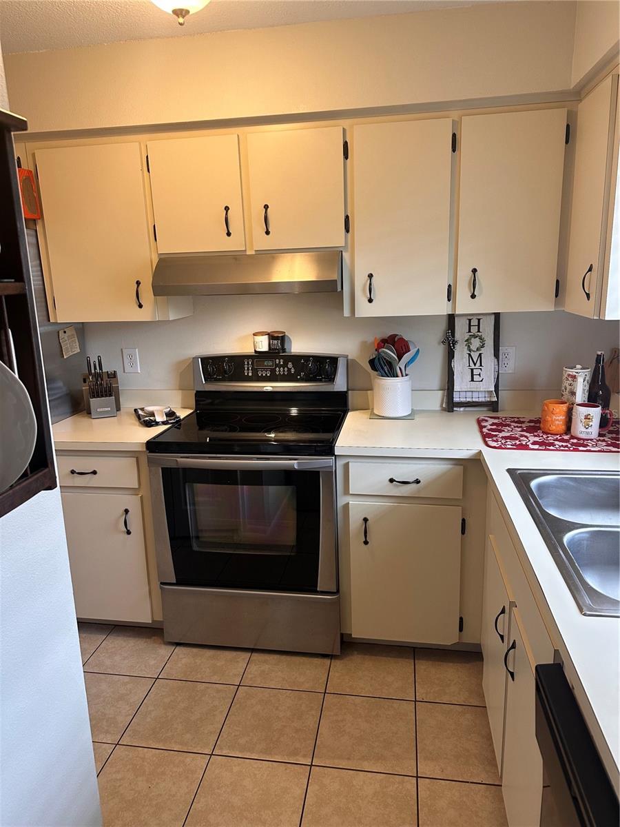 LAKE GIBSON VILLAGE - Residential