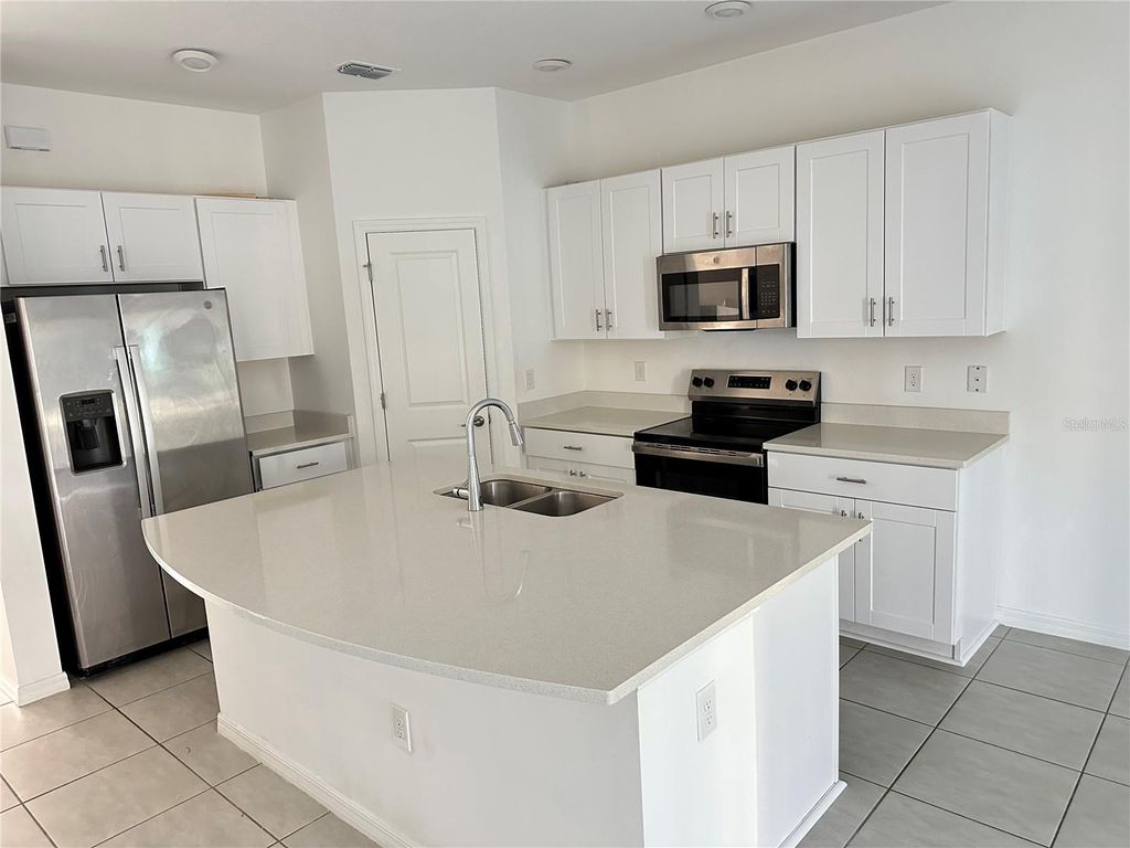 Photo of 2946 Canary Avenue, Davenport, FL 33837 (MLS # S5142248)