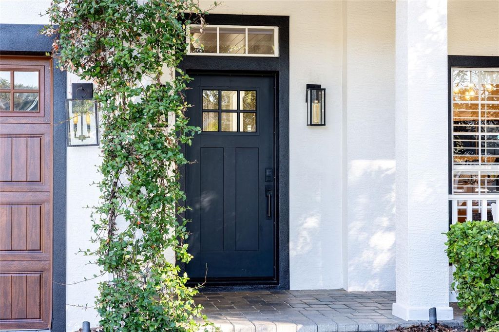 Photo of 109 Bedford Court, Deland, FL 32724 (MLS # V4947062)