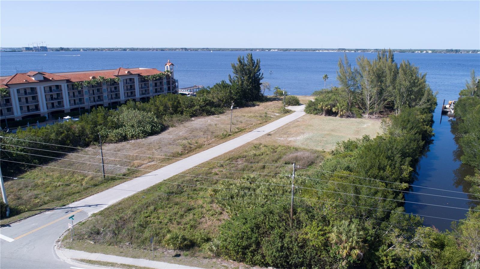 6162 LANDINGS WAY