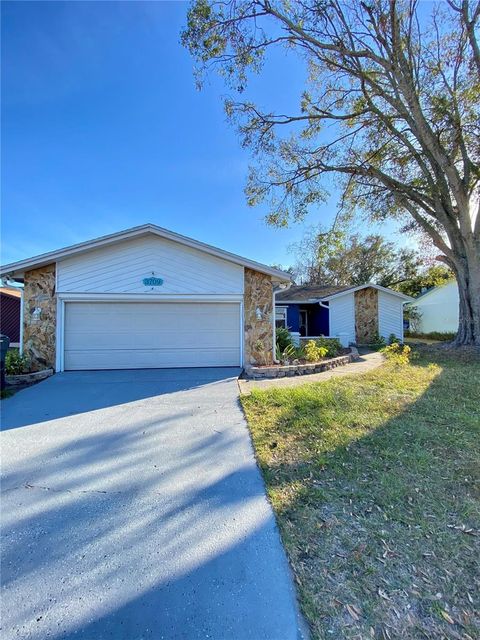 A home in LAKELAND