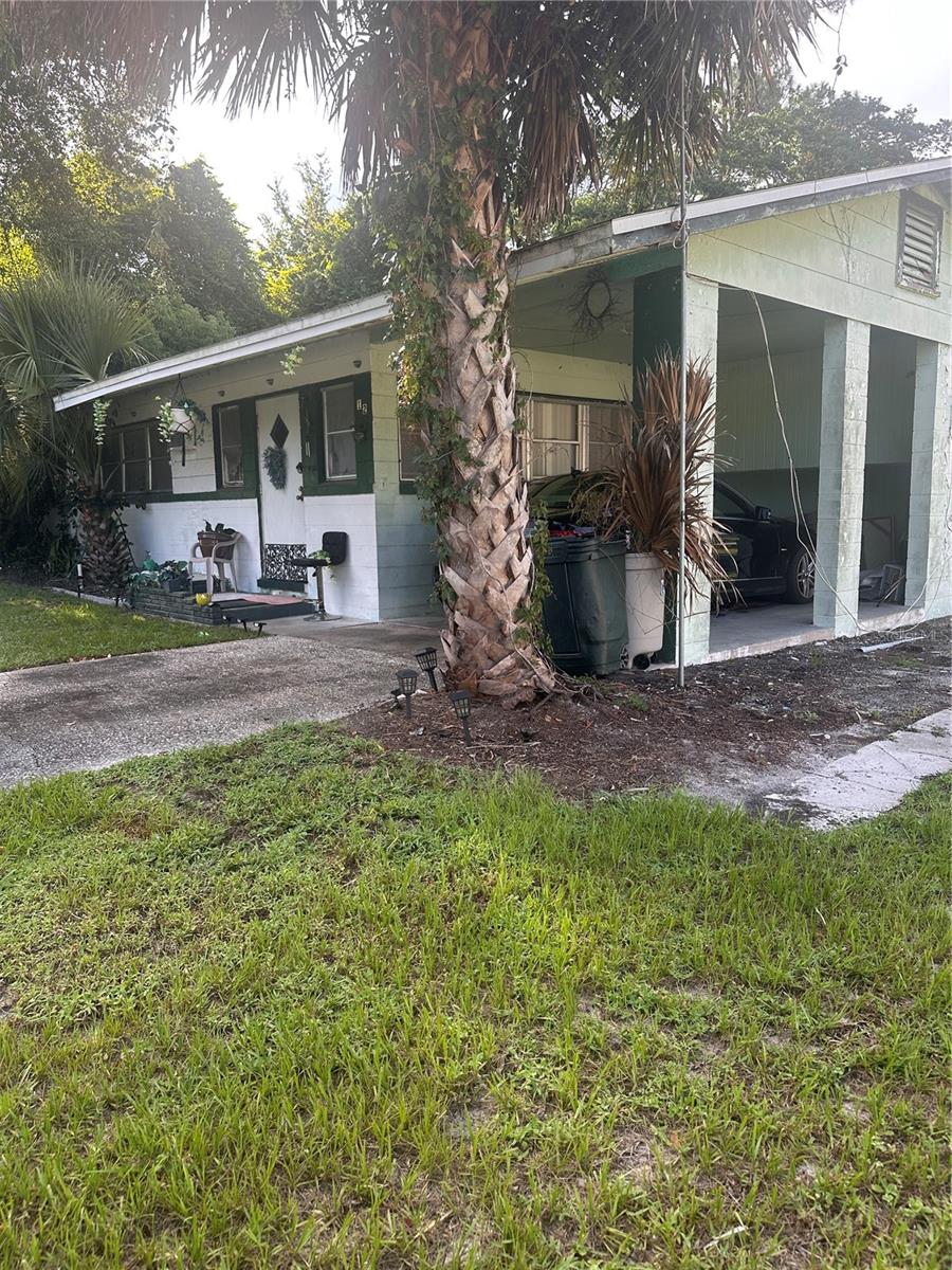 Attention investors and savvy buyers! This charming 2-bedroom, 1-bath block home is nestled on an oversized 0.32-acre lot in the heart of DeBary. With a newer roof and water heater already in place, this property offers the perfect canvas for your next renovation project.
Inside, you'll find a functional layout with loads of potential to reimagine the space to suit today's modern lifestyle. Home needs repairs and cosmetic updates, but the solid structure and desirable location make this a worthy investment. Giving you full flexibility to design it your way.
Whether you're looking to flip, rent, or add value over time, this is a great opportunity to enter a growing market at an affordable price. Located minutes from I-4, shopping, SunRail, parks, and schools.
Don't miss your chance to unlock the hidden potential in this DeBary gem!