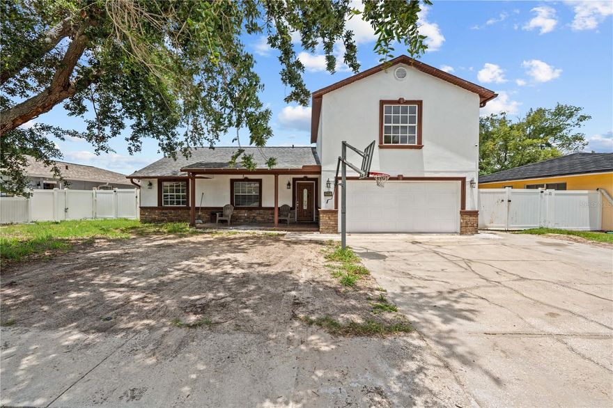 Seller is Motivated – Great Opportunity for Extra Income!
If you're looking for a property with income potential, this is the one for you. The seller is motivated and ready to make a deal. Whether you're an investor or looking to supplement your income, this home offers great value and opportunity. Don’t miss out! Welcome to your Dream House. Renovated property, great conditions, Fresh Paint throughout. Kitchen offers Exotic Quartz Countertops, and Stainless steel appliances. Enjoy the privacy of a Fenced in backyard with a Private Pool, Space for your Boat, perfect place to spend time with family, gatherings, BBQ or simple relax. Great Opportunity for a First Time Home Buyer. NO HOA, NO FLOOD ZONE.  Excellent and Convenient Location.