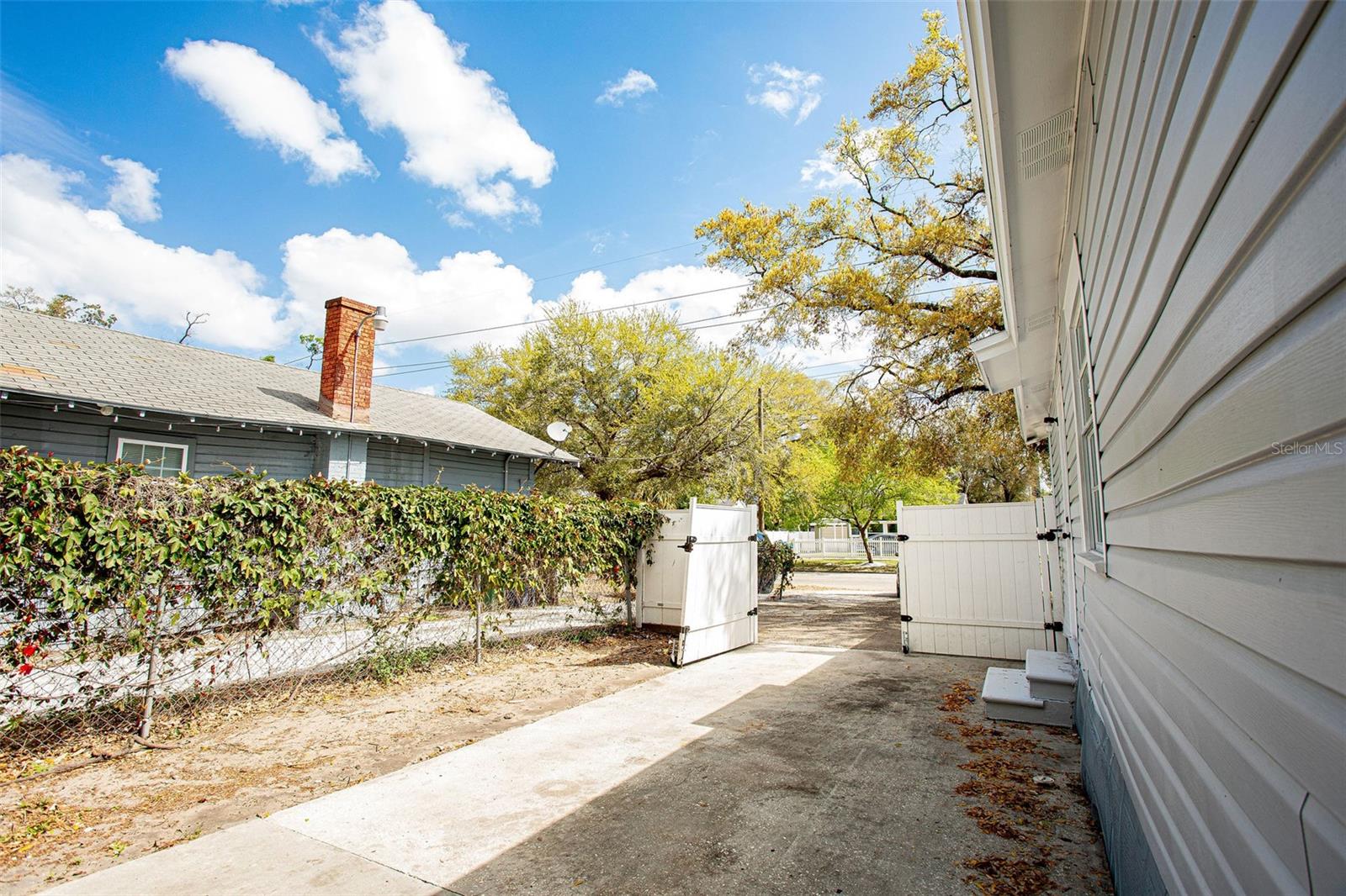 BUNGALOW PARK - Residential