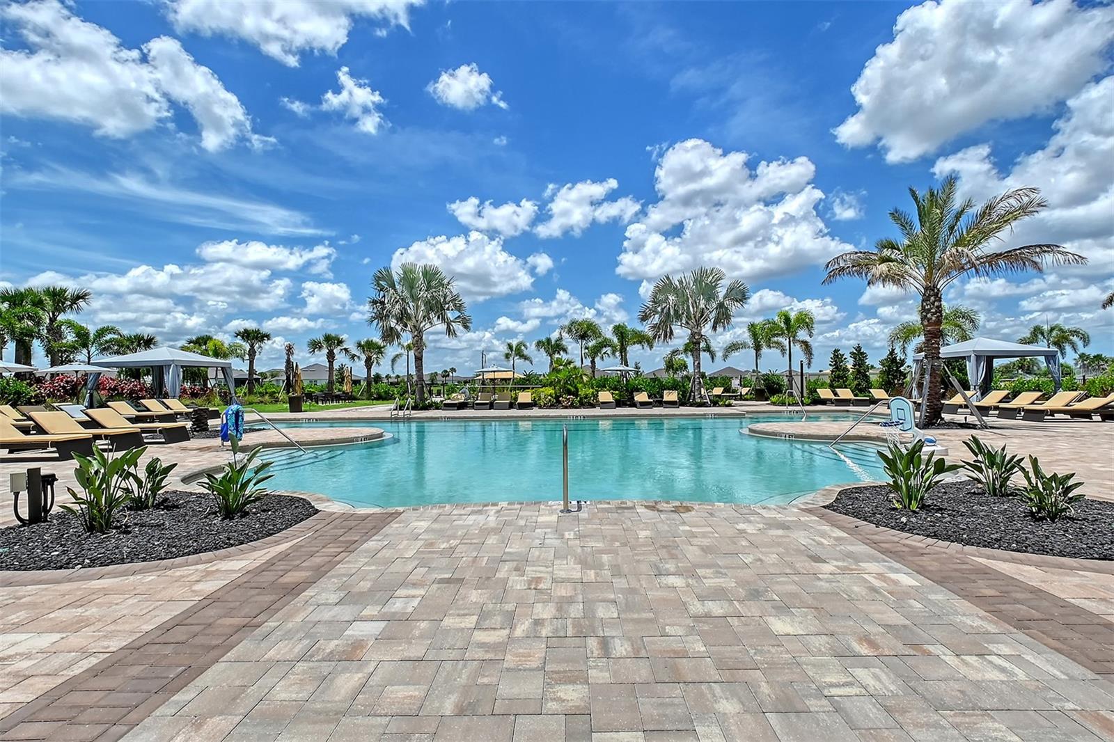 STAR FARMS AT AT LAKEWOOD RANCH - Residential Lease