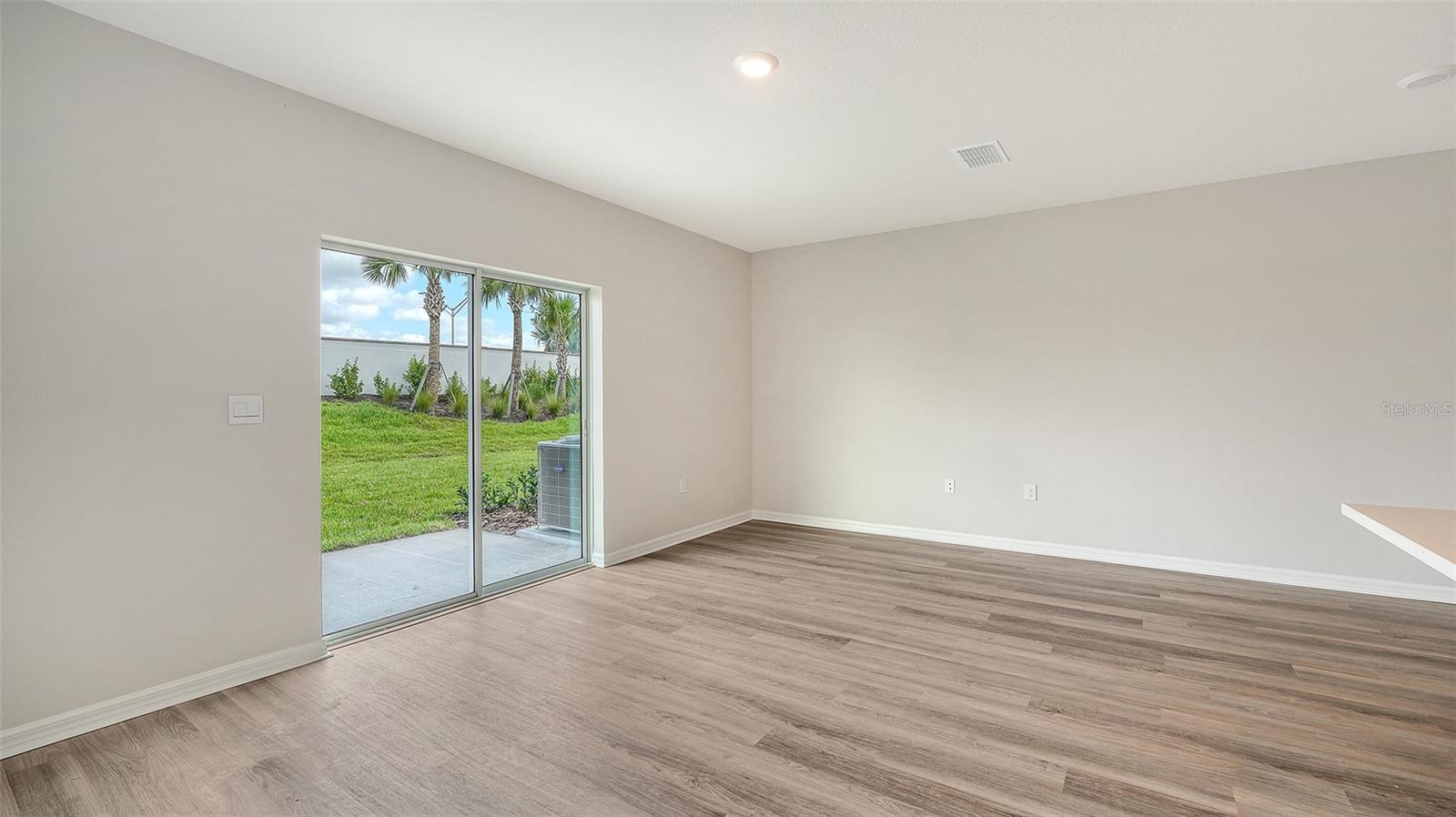 STAR FARMS AT AT LAKEWOOD RANCH - Residential Lease