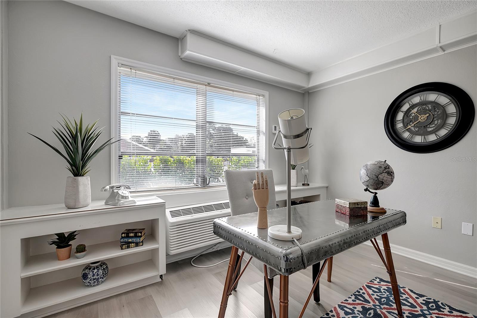 HYDE PARK TOWERS A CONDO - Residential