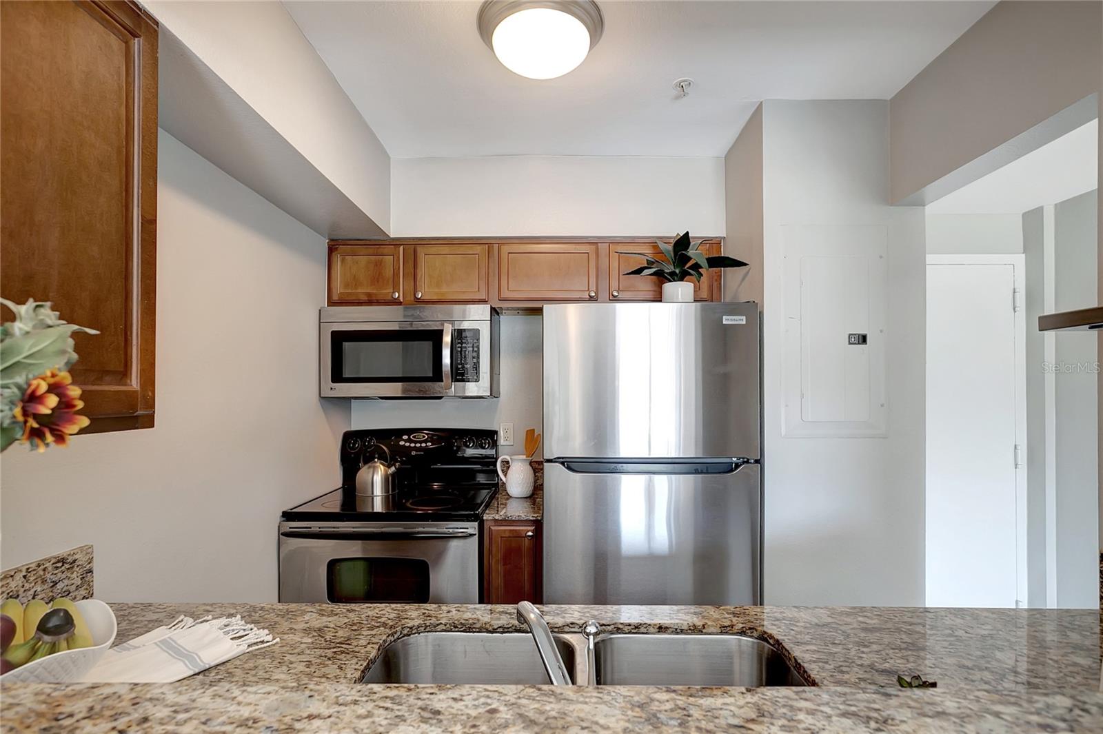 HYDE PARK TOWERS A CONDO - Residential