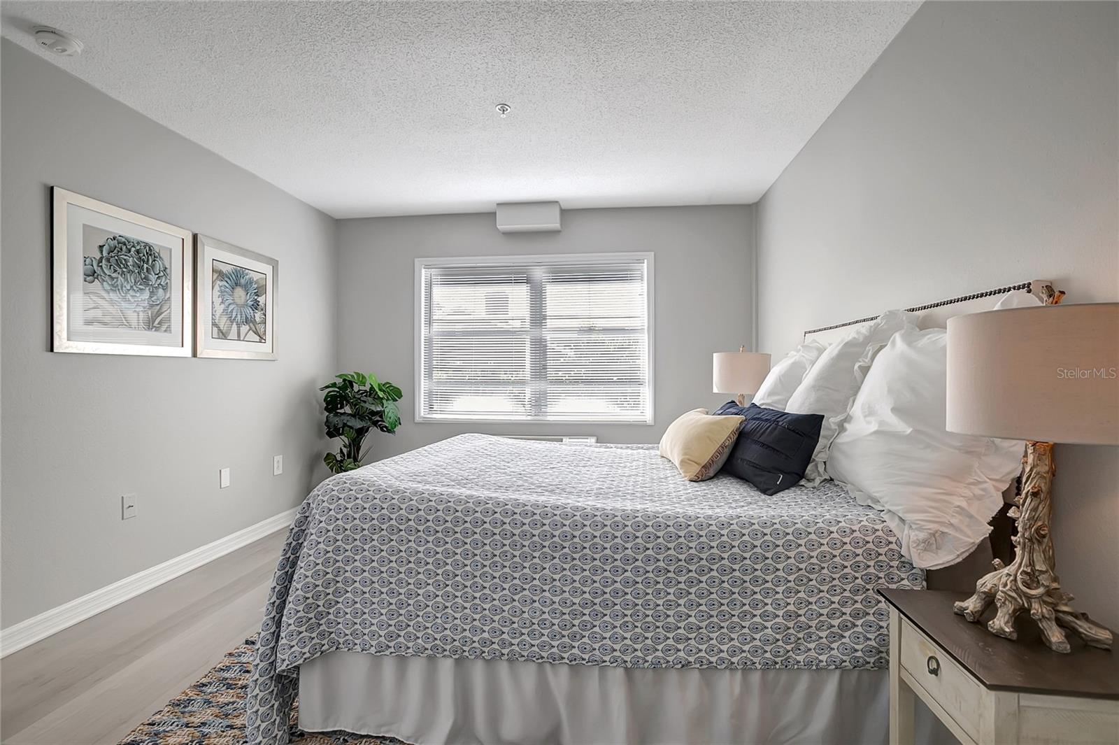 HYDE PARK TOWERS A CONDO - Residential