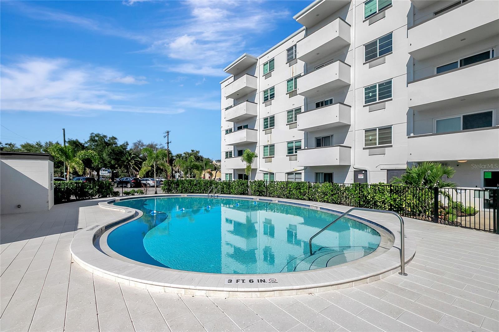 HYDE PARK TOWERS A CONDO - Residential