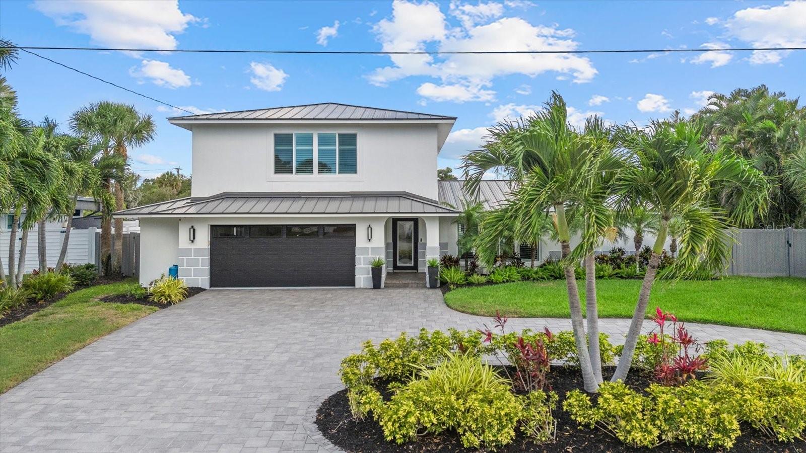 813 IDLEWILD WAY